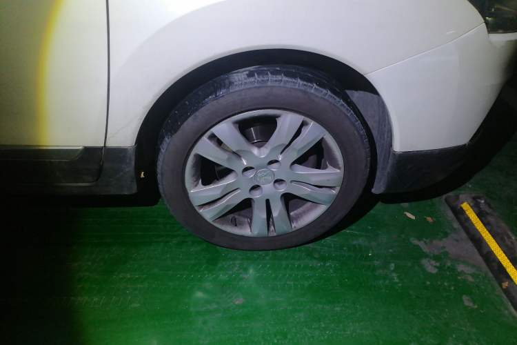 Used Peugeot 3008 2015 2.0L Automatic Classic Edition Right Front Wheel Hub