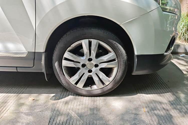 Used Peugeot 3008 2015 1.6THP Automatic Prestige Edition Right Front Wheel Hub