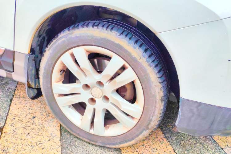 Used Peugeot 3008 2015 2.0L Automatic Trend Edition Right Front Wheel Hub