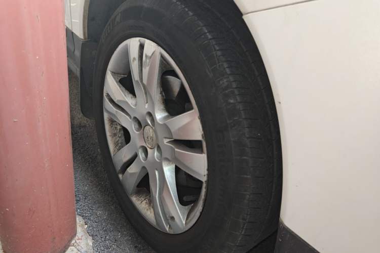 Used Peugeot 3008 2015 2.0L Automatic Trend Edition Right Front Wheel Hub