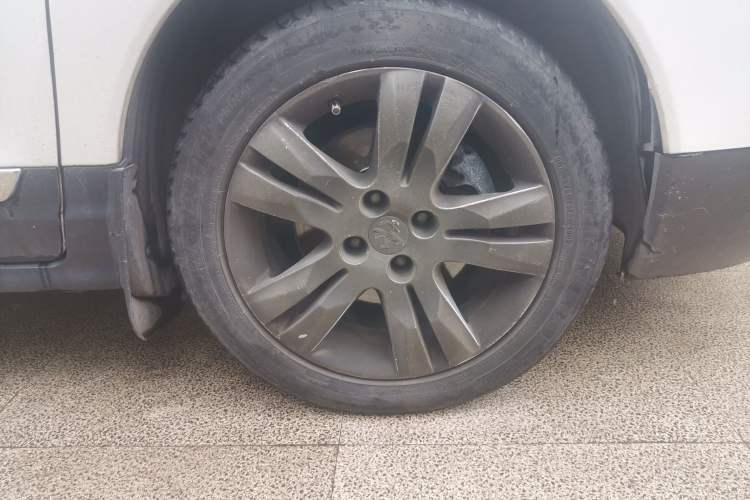Used Peugeot 3008 2015 2.0L Automatic Classic Edition Right Front Wheel Hub