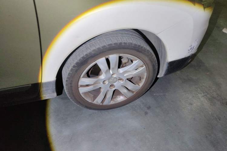Used Peugeot 3008 2015 1.6THP Automatic Prestige Edition Right Front Wheel Hub