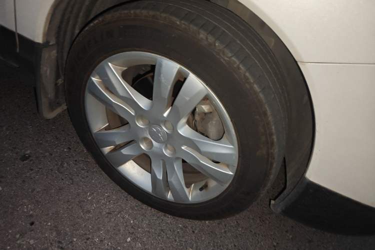 Used Peugeot 3008 2015 2.0L Automatic Classic Edition Right Front Wheel Hub