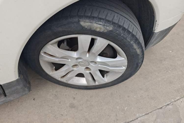 Used Peugeot 3008 2015 2.0L Automatic Trend Edition Right Front Wheel Hub