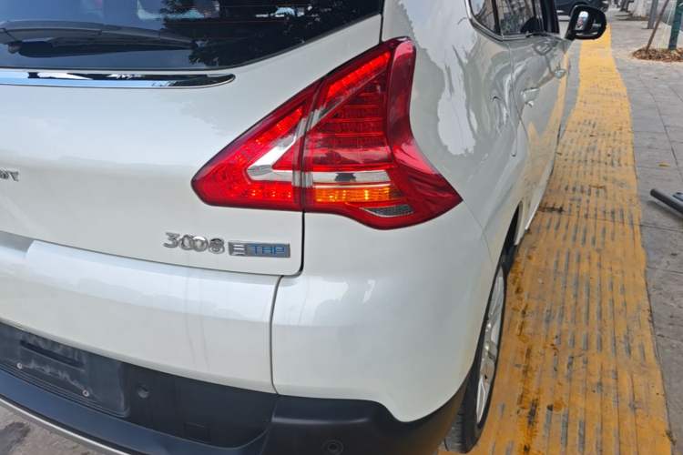 Used Peugeot 3008 2015 1.6THP Automatic Prestige Edition Right Rear Taillight