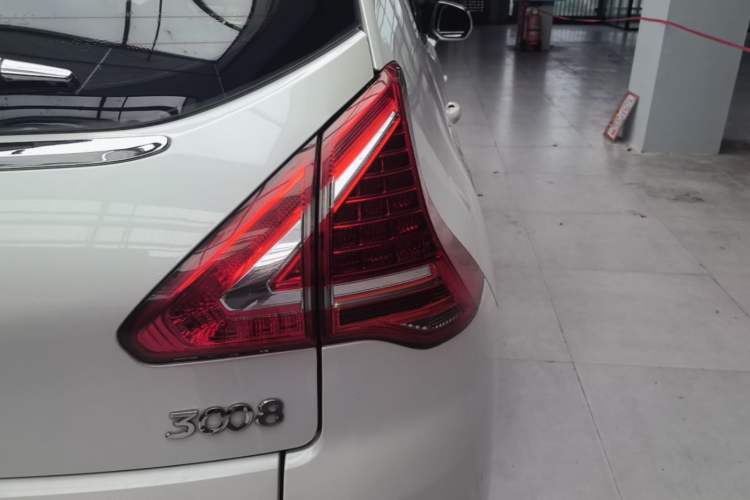 Used Peugeot 3008 2015 2.0L Automatic Trend Edition Right Rear Taillight