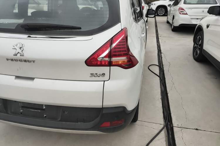 Used Peugeot 3008 2015 2.0L Automatic Classic Edition Right Rear Taillight