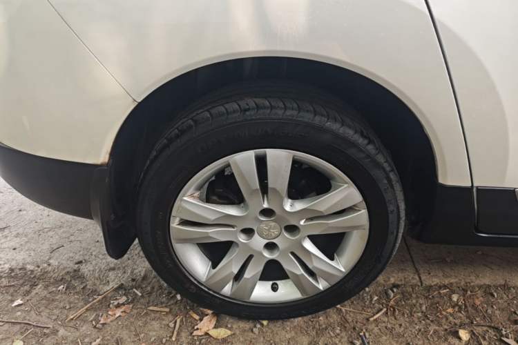 Used Peugeot 3008 2015 1.6THP Automatic Classic Edition Right Rear Wheel Hub
