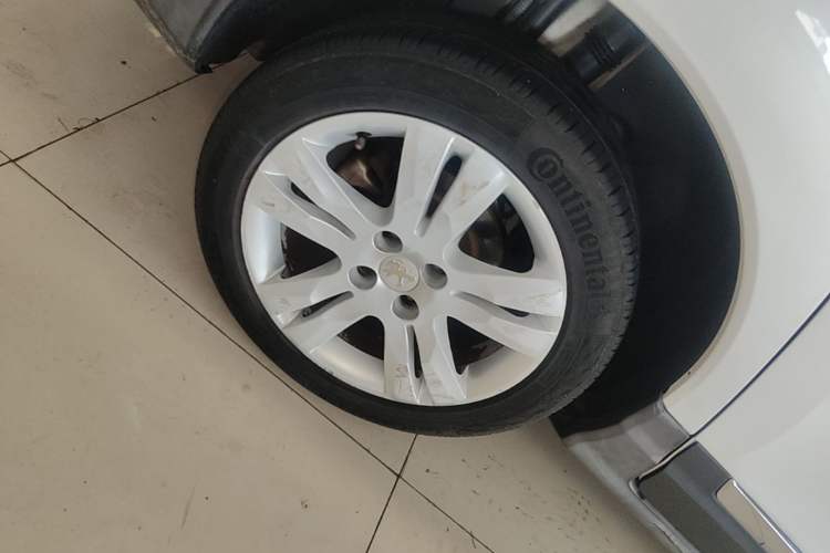 Used Peugeot 3008 2015 1.6THP Automatic Classic Edition Right Rear Wheel Hub