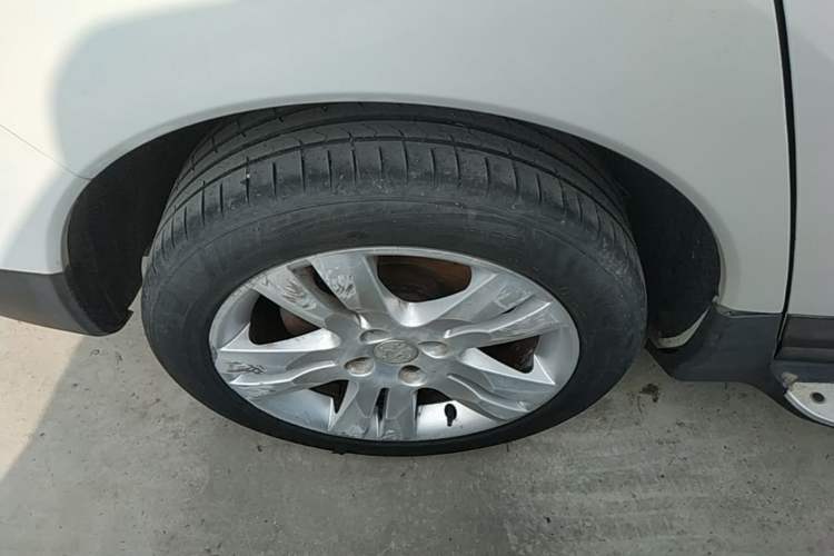 Used Peugeot 3008 2015 1.6THP Automatic Classic Edition Right Rear Wheel Hub