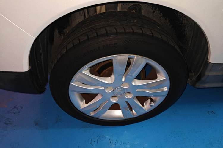 Used Peugeot 3008 2015 2.0L Automatic Classic Edition Right Rear Wheel Hub