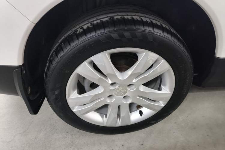 Used Peugeot 3008 2015 1.6THP Automatic Classic Edition Right Rear Wheel Hub