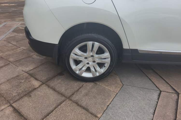 Used Peugeot 3008 2015 1.6THP Automatic Classic Edition Right Rear Wheel Hub