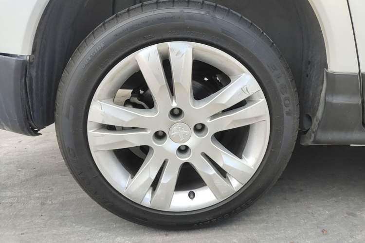 Used Peugeot 3008 2015 1.6THP Automatic Classic Edition Right Rear Wheel Hub