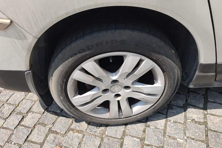 Used Peugeot 3008 2015 1.6THP Automatic Trend Edition Right Rear Wheel Hub