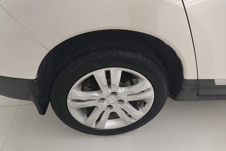 Used Peugeot 3008 2015 1.6THP Automatic Prestige Edition Right Rear Wheel Hub