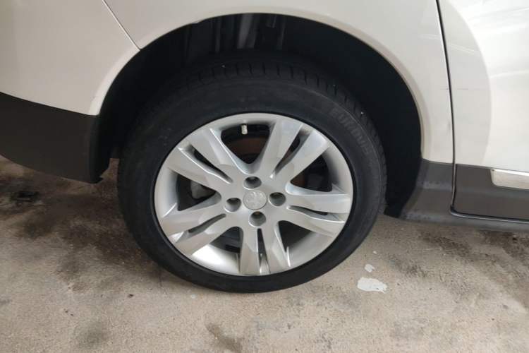 Used Peugeot 3008 2015 2.0L Automatic Classic Edition Right Rear Wheel Hub