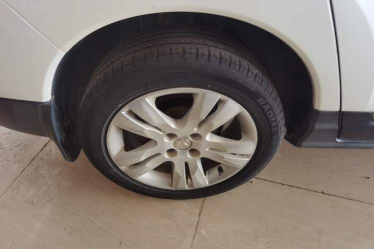 Used Peugeot 3008 2015 1.6THP Automatic Trend Edition Right Rear Wheel Hub