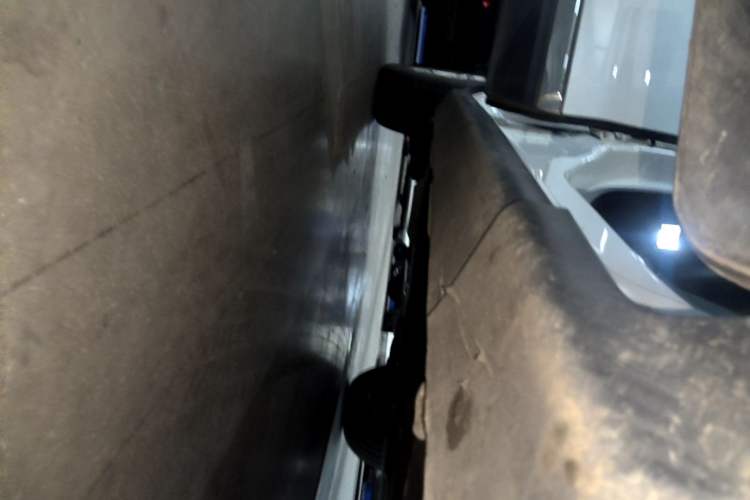 Used Peugeot 3008 2015 2.0L Automatic Trend Edition Right Side Sill