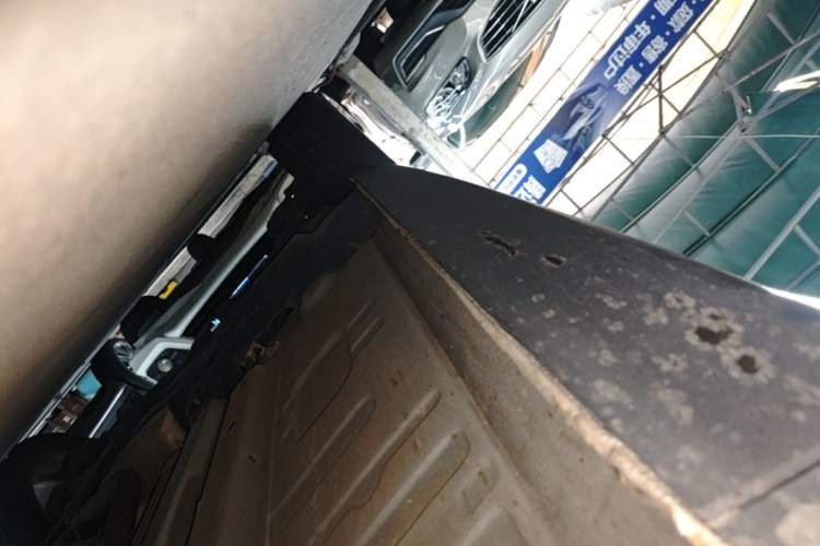 Used Peugeot 3008 2015 1.6THP Automatic Classic Edition Right Side Sill