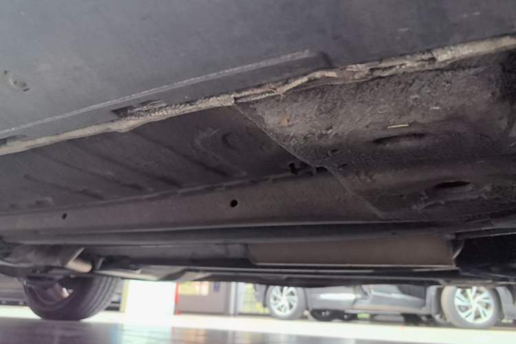 Used Peugeot 3008 2015 2.0L Automatic Trend Edition Right Side Sill