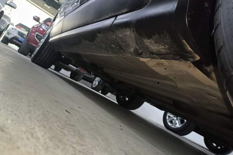 Used Peugeot 3008 2015 1.6THP Automatic Classic Edition Right Side Sill