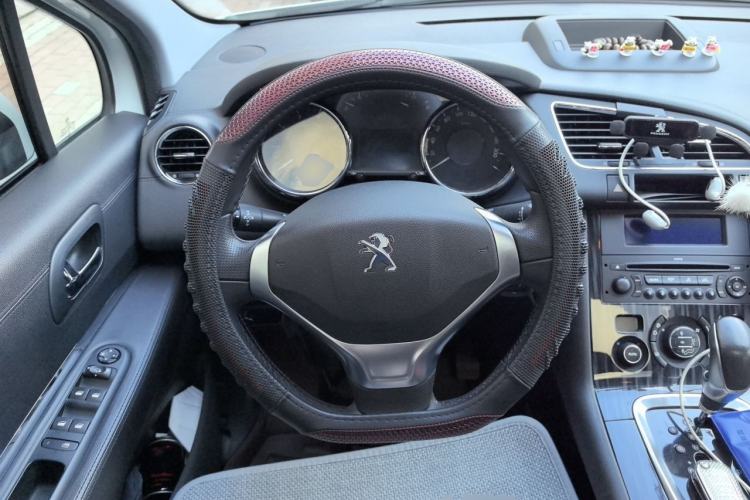 Used Peugeot 3008 2015 1.6THP Automatic Trend Edition Steering Wheel