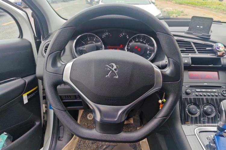 Used Peugeot 3008 2015 2.0L Automatic Classic Edition Steering Wheel