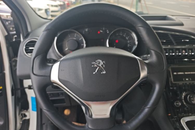 Used Peugeot 3008 2015 1.6THP Automatic Prestige Edition Steering Wheel