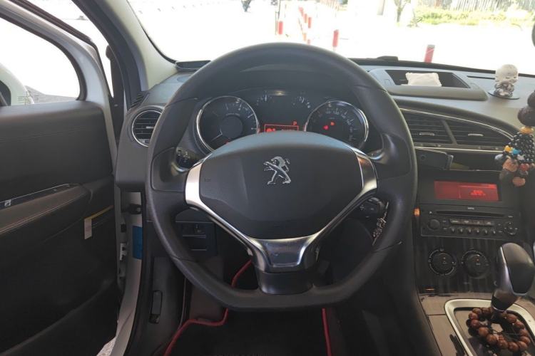 Used Peugeot 3008 2015 1.6THP Automatic Classic Edition Steering Wheel