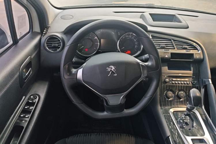 Used Peugeot 3008 2015 1.6THP Automatic Classic Edition Steering Wheel