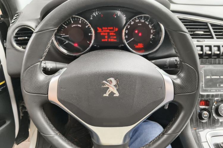 Used Peugeot 3008 2015 1.6THP Automatic Prestige Edition Steering Wheel