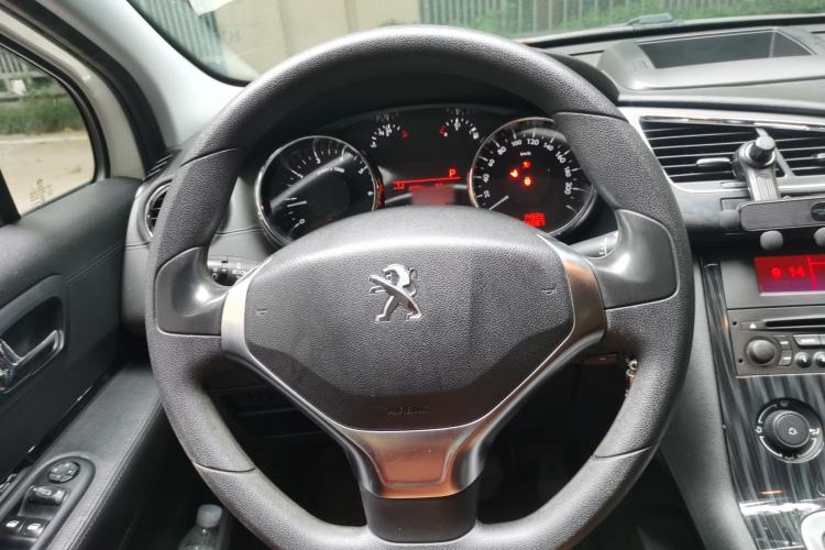 Used Peugeot 3008 2015 2.0L Automatic Classic Edition Steering Wheel