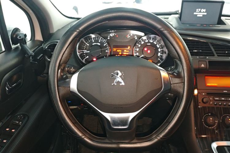 Used Peugeot 3008 2015 1.6THP Automatic Classic Edition Steering Wheel