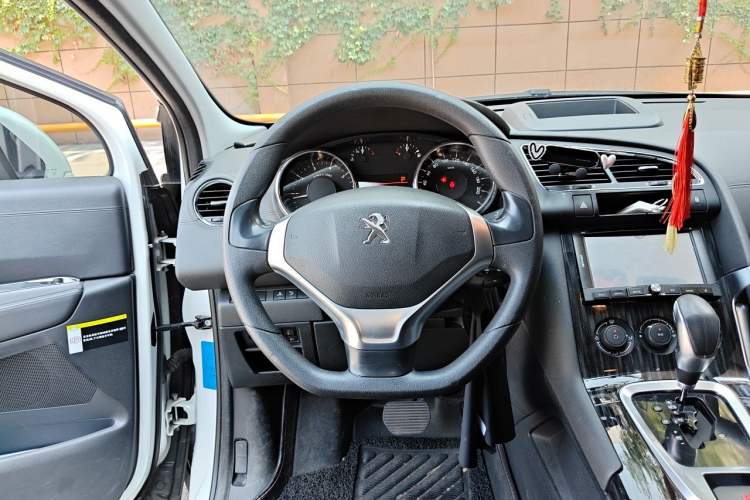 Used Peugeot 3008 2015 2.0L Automatic Classic Edition Steering Wheel
