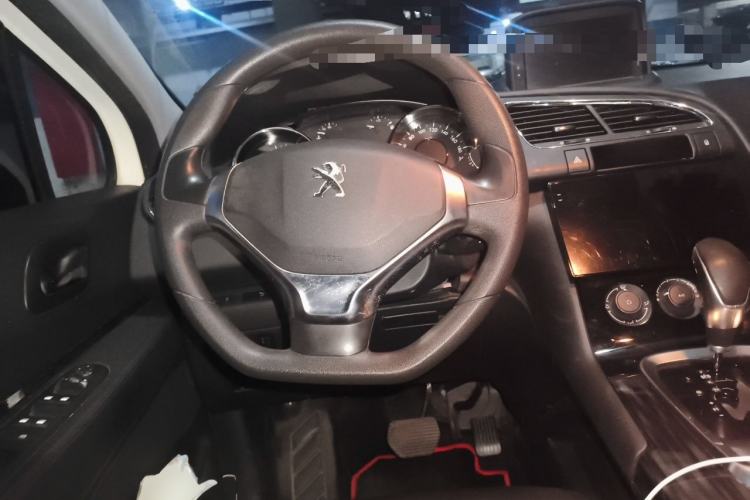 Used Peugeot 3008 2015 1.6THP Automatic Classic Edition Steering Wheel