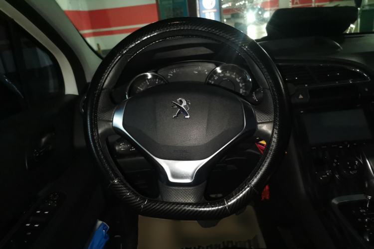 Used Peugeot 3008 2015 2.0L Automatic Trend Edition Steering Wheel