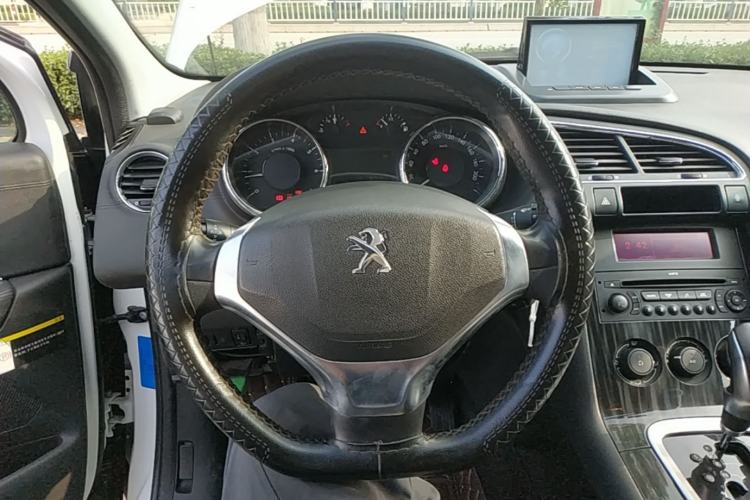 Used Peugeot 3008 2015 1.6THP Automatic Classic Edition Steering Wheel