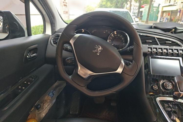 Used Peugeot 3008 2015 1.6THP Automatic Prestige Edition Steering Wheel