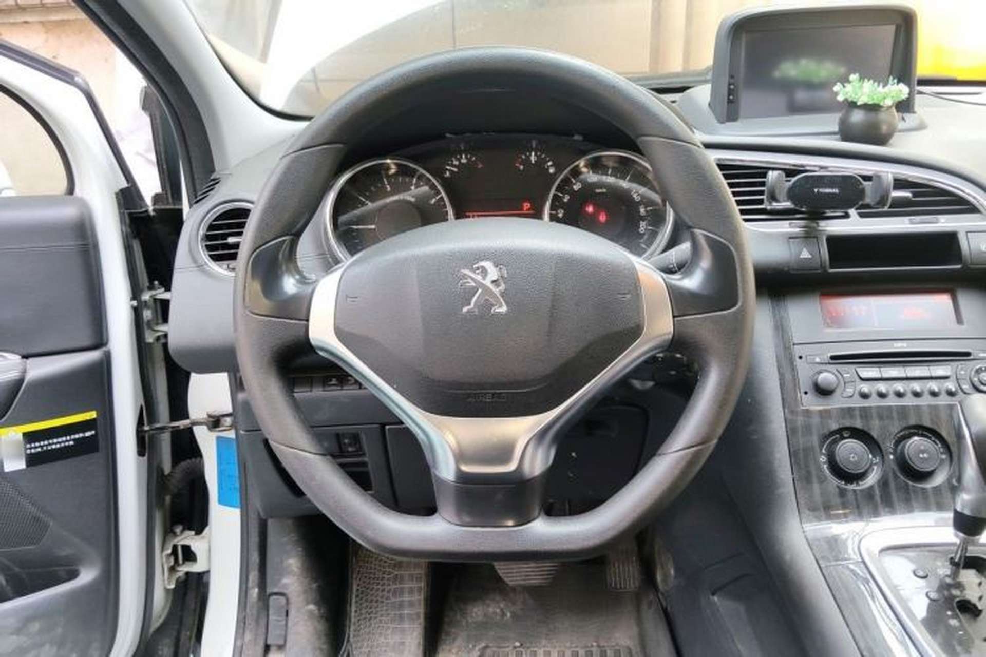 Used Peugeot 3008 2015 2.0L Automatic Classic Edition Steering Wheel
