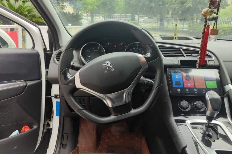 Used Peugeot 3008 2015 1.6THP Automatic Classic Edition Steering Wheel