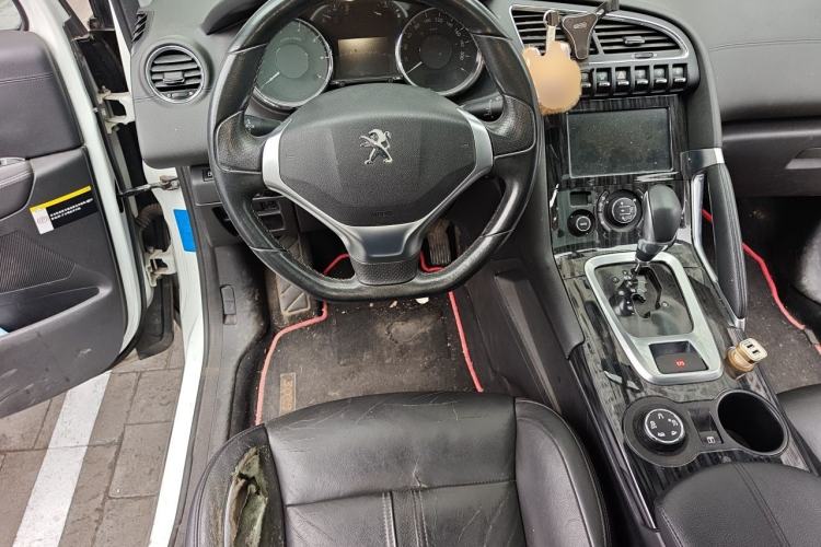 Used Peugeot 3008 2015 1.6THP Automatic Prestige Edition Steering Wheel