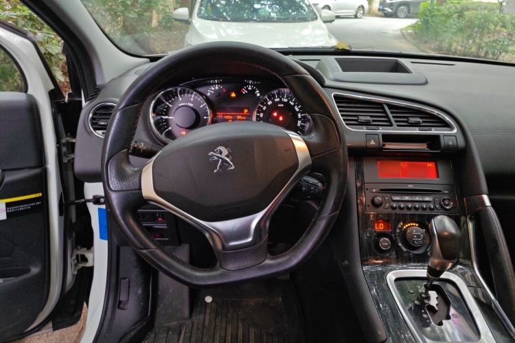 Used Peugeot 3008 2015 2.0L Automatic Trend Edition Steering Wheel