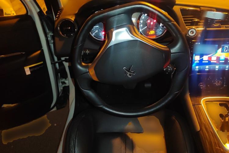 Used Peugeot 3008 2015 1.6THP Automatic Trend Edition Steering Wheel