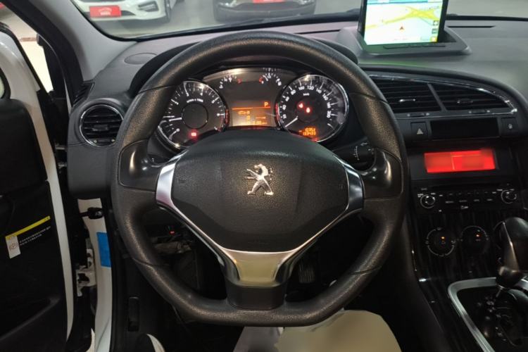 Used Peugeot 3008 2015 1.6THP Automatic Classic Edition Steering Wheel
