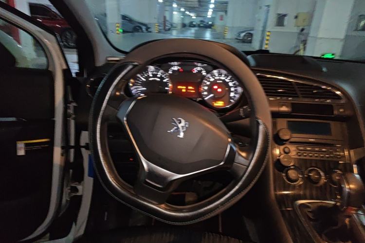 Used Peugeot 3008 2015 2.0L Manual Classic Edition Steering Wheel