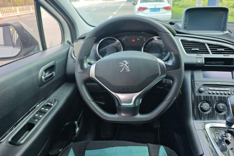 Used Peugeot 3008 2015 2.0L Automatic Classic Edition Steering Wheel
