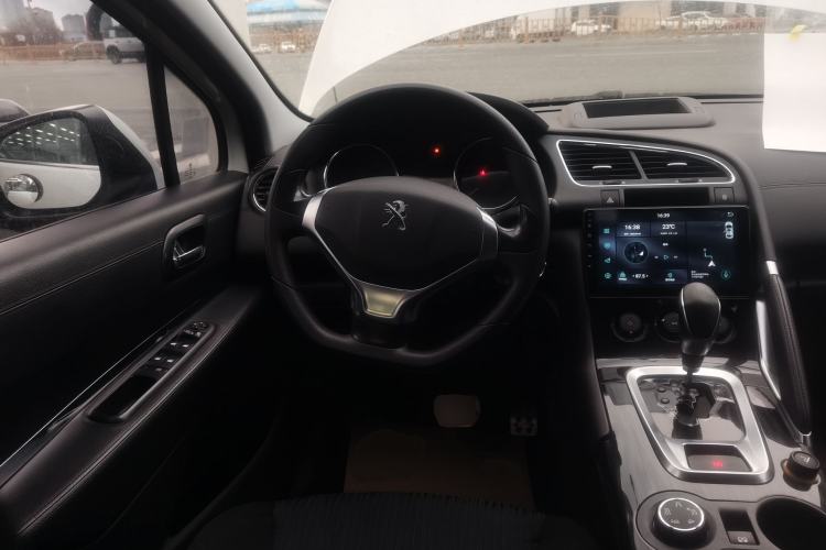 Used Peugeot 3008 2015 1.6THP Automatic Classic Edition Steering Wheel