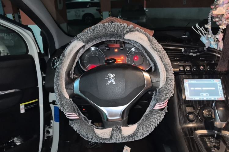 Used Peugeot 3008 2015 1.6THP Automatic Prestige Edition Steering Wheel