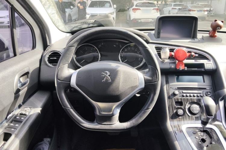 Used Peugeot 3008 2015 2.0L Automatic Trend Edition Steering Wheel